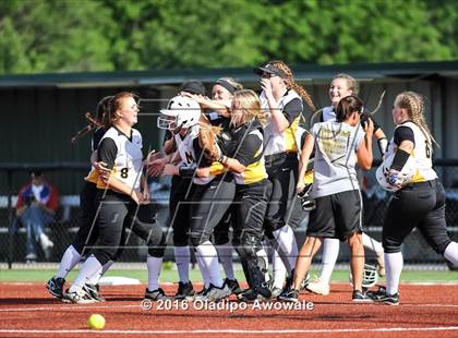 Thumbnail 1 in West vs. Malakoff (UIL Class 3A Region III Final) photogallery.