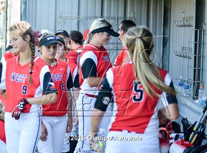 Thumbnail 3 in West vs. Malakoff (UIL Class 3A Region III Final) photogallery.