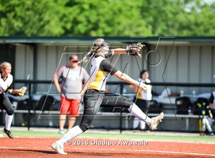 Thumbnail 3 in West vs. Malakoff (UIL Class 3A Region III Final) photogallery.