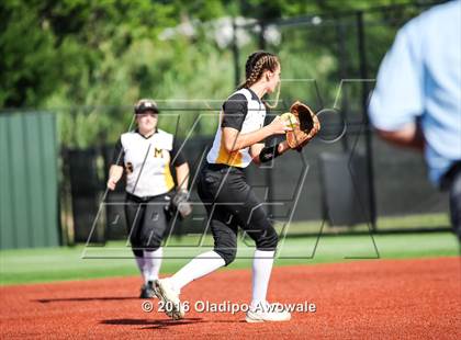 Thumbnail 2 in West vs. Malakoff (UIL Class 3A Region III Final) photogallery.
