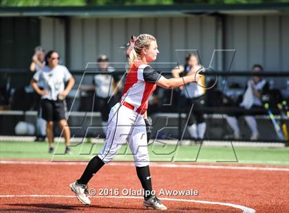 Thumbnail 2 in West vs. Malakoff (UIL Class 3A Region III Final) photogallery.