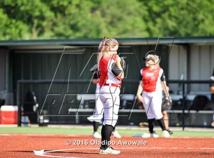 Thumbnail 2 in West vs. Malakoff (UIL Class 3A Region III Final) photogallery.