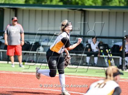 Thumbnail 1 in West vs. Malakoff (UIL Class 3A Region III Final) photogallery.