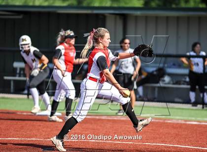 Thumbnail 2 in West vs. Malakoff (UIL Class 3A Region III Final) photogallery.
