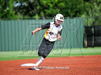 Thumbnail 1 in West vs. Malakoff (UIL Class 3A Region III Final) photogallery.