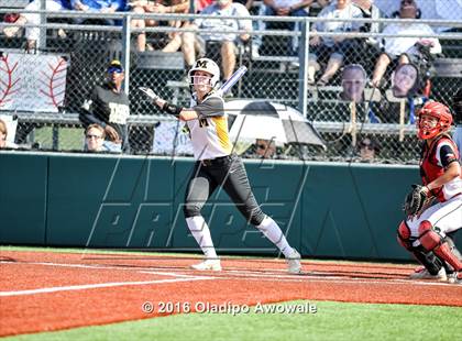 Thumbnail 2 in West vs. Malakoff (UIL Class 3A Region III Final) photogallery.