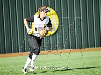 Thumbnail 2 in West vs. Malakoff (UIL Class 3A Region III Final) photogallery.