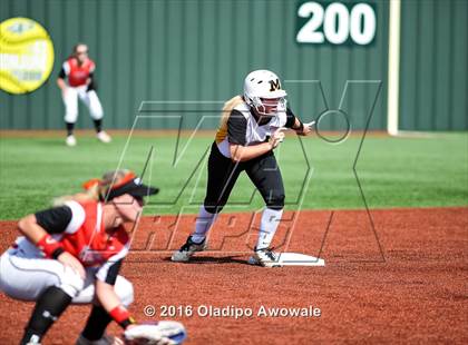 Thumbnail 2 in West vs. Malakoff (UIL Class 3A Region III Final) photogallery.