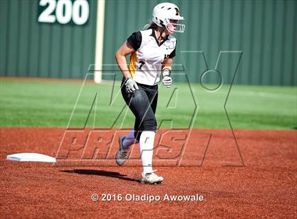 Thumbnail 3 in West vs. Malakoff (UIL Class 3A Region III Final) photogallery.