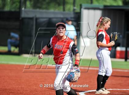 Thumbnail 2 in West vs. Malakoff (UIL Class 3A Region III Final) photogallery.