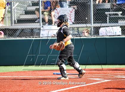 Thumbnail 2 in West vs. Malakoff (UIL Class 3A Region III Final) photogallery.