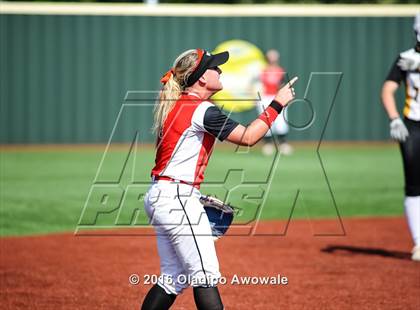 Thumbnail 2 in West vs. Malakoff (UIL Class 3A Region III Final) photogallery.