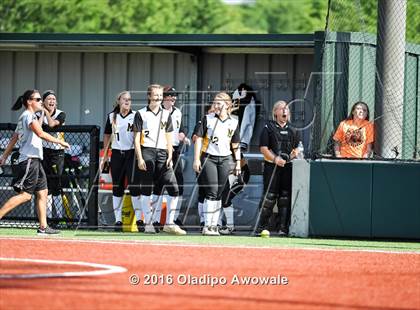 Thumbnail 2 in West vs. Malakoff (UIL Class 3A Region III Final) photogallery.