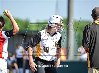 Thumbnail 3 in West vs. Malakoff (UIL Class 3A Region III Final) photogallery.