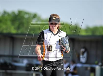 Thumbnail 2 in West vs. Malakoff (UIL Class 3A Region III Final) photogallery.