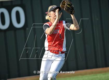 Thumbnail 2 in West vs. Malakoff (UIL Class 3A Region III Final) photogallery.