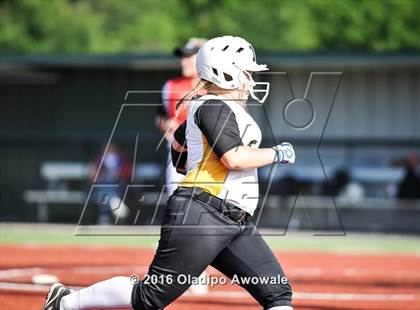 Thumbnail 2 in West vs. Malakoff (UIL Class 3A Region III Final) photogallery.