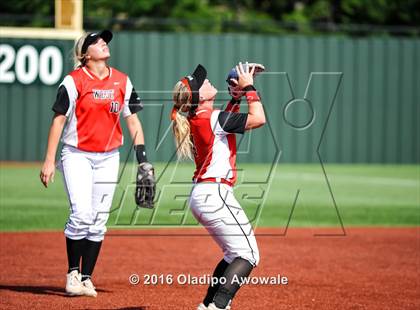 Thumbnail 2 in West vs. Malakoff (UIL Class 3A Region III Final) photogallery.