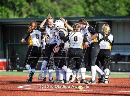 Thumbnail 3 in West vs. Malakoff (UIL Class 3A Region III Final) photogallery.