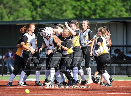 Thumbnail 2 in West vs. Malakoff (UIL Class 3A Region III Final) photogallery.