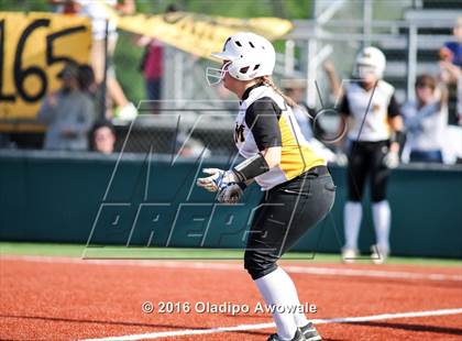 Thumbnail 3 in West vs. Malakoff (UIL Class 3A Region III Final) photogallery.