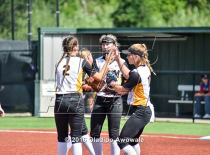 Thumbnail 3 in West vs. Malakoff (UIL Class 3A Region III Final) photogallery.