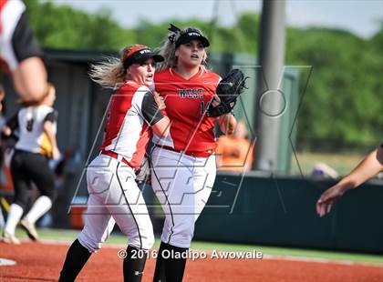 Thumbnail 3 in West vs. Malakoff (UIL Class 3A Region III Final) photogallery.