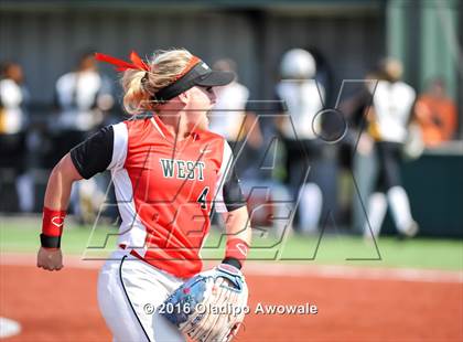 Thumbnail 3 in West vs. Malakoff (UIL Class 3A Region III Final) photogallery.
