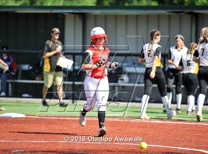 Thumbnail 1 in West vs. Malakoff (UIL Class 3A Region III Final) photogallery.