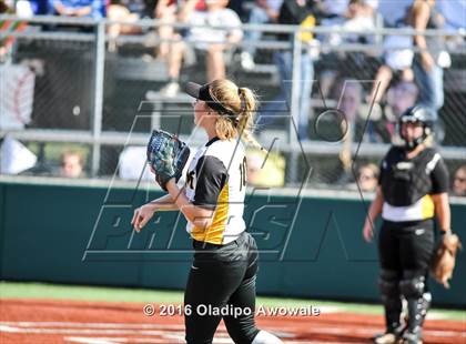 Thumbnail 1 in West vs. Malakoff (UIL Class 3A Region III Final) photogallery.