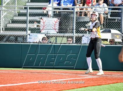 Thumbnail 2 in West vs. Malakoff (UIL Class 3A Region III Final) photogallery.