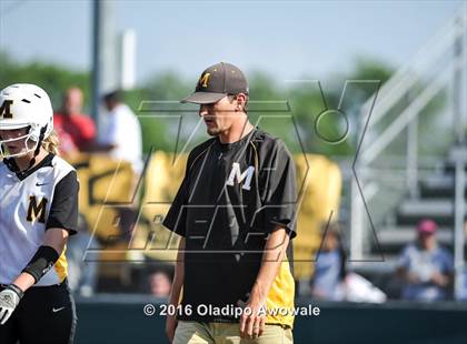 Thumbnail 1 in West vs. Malakoff (UIL Class 3A Region III Final) photogallery.