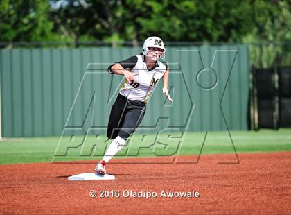 Thumbnail 1 in West vs. Malakoff (UIL Class 3A Region III Final) photogallery.