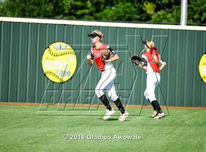 Thumbnail 2 in West vs. Malakoff (UIL Class 3A Region III Final) photogallery.