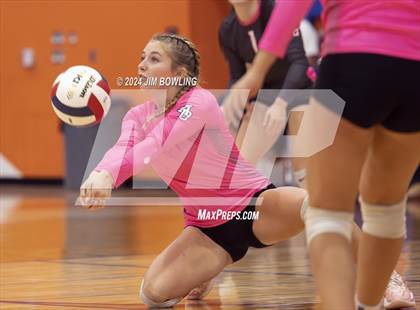 Thumbnail 2 in Heyworth vs. Argenta-Oreana (IHSA 1A Regional Semifinal) photogallery.
