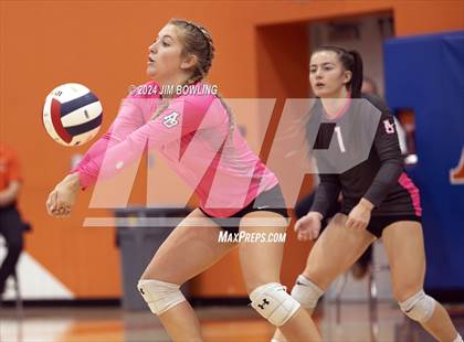 Thumbnail 3 in Heyworth vs. Argenta-Oreana (IHSA 1A Regional Semifinal) photogallery.