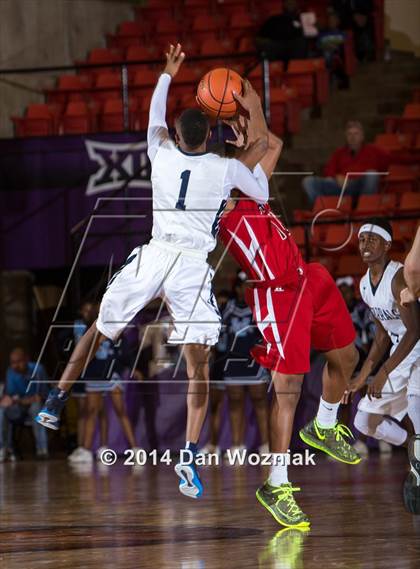 Thumbnail 2 in Dallas HSAA Blue vs. Wyatt (DFW Basketball Challenge) photogallery.