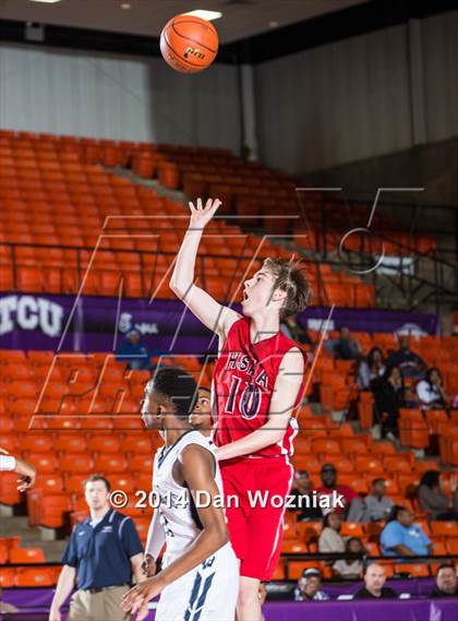 Thumbnail 1 in Dallas HSAA Blue vs. Wyatt (DFW Basketball Challenge) photogallery.