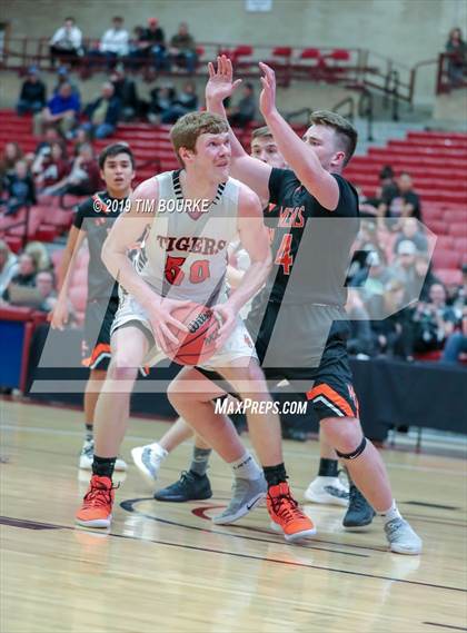 Thumbnail 2 in Sterling vs. Montezuma-Cortez (CHSAA 3A Great 8) photogallery.