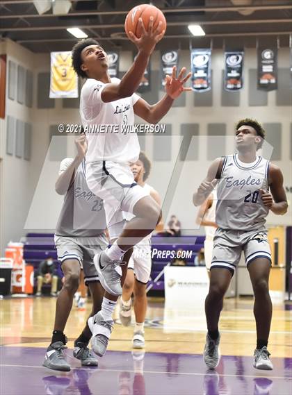 Thumbnail 2 in La Lumiere vs. Calvary Christian Academy (Montverde Academy Invitational Tournament) photogallery.