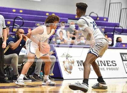 Thumbnail 2 in La Lumiere vs. Calvary Christian Academy (Montverde Academy Invitational Tournament) photogallery.