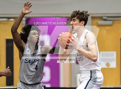 Thumbnail 2 in La Lumiere vs. Calvary Christian Academy (Montverde Academy Invitational Tournament) photogallery.
