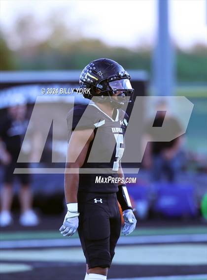 Thumbnail 3 in Terrell vs Kaufman photogallery.