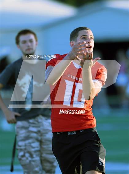 Thumbnail 2 in Terrell vs Kaufman photogallery.