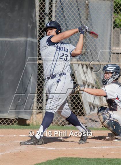 Thumbnail 2 in Chaminade vs. Loyola photogallery.