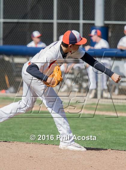 Thumbnail 1 in Chaminade vs. Loyola photogallery.