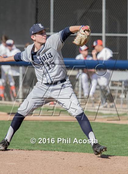 Thumbnail 2 in Chaminade vs. Loyola photogallery.
