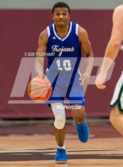 Thumbnail 3 in Indianapolis Bishop Chatard @ Covenant Christian photogallery.