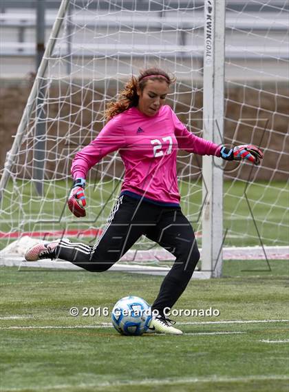 Thumbnail 2 in Rio Americano vs. Manteca (CIF SJS D3 Final) photogallery.