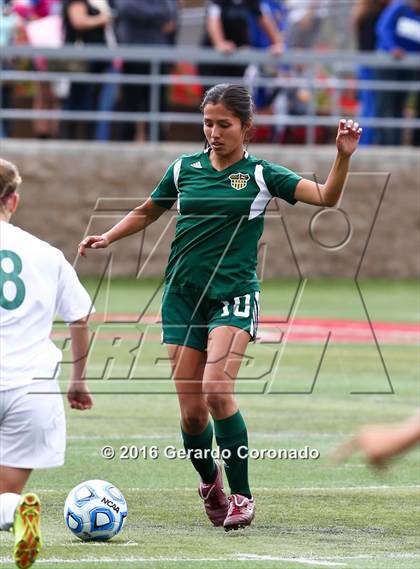 Thumbnail 2 in Rio Americano vs. Manteca (CIF SJS D3 Final) photogallery.